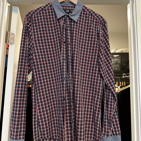 H&M Button-Down Shirt - Picture 1 of 3